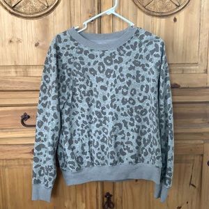 Light crew neck sweat shirt. Size M